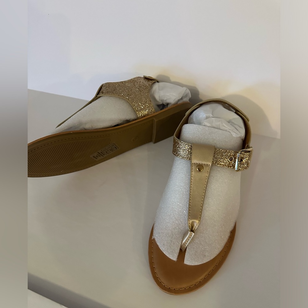 Pierre Dumas Gold Sandals size 9 NIB